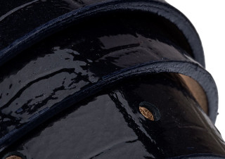 Porosus emboss skinny belt with blue edges
